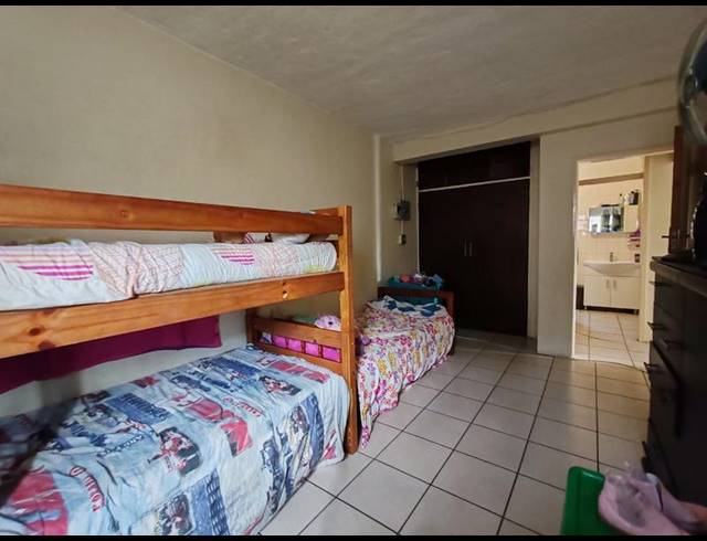 5 BEDROOM HOUSE FOR SALE IN PRETORIA GARDENS